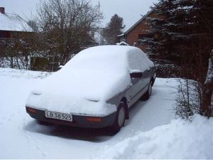 030102_snowcar.jpg